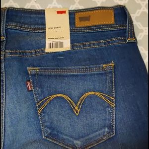 💙Levi's Demi Curve ID Low Rise Jeans💙